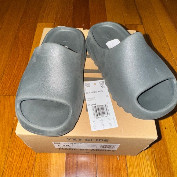 Kids Yeezy Slides Size 12K Grey